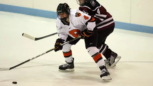 Women's Hockey Stumbles at No. 8 Harvard