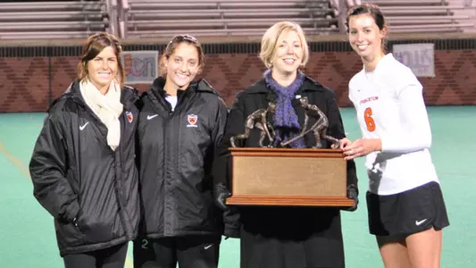 Field Hockey Seals Perfect Ivy Season with 10-0 Shutout of Penn