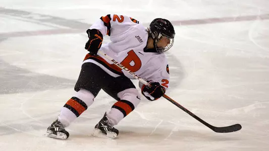 Women's Hockey Starts League Play This Weekend