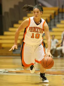 Tigers Take Down Brown 75-38 in Women's Basketball