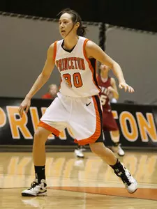 Women's Hoops Clinches Share of Ivy Title with 64-43 Win Over Dartmouth