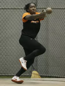 Women's Track & Field Takes 2nd at New York Road Runners