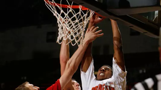 Dunking 101 with Kareem Maddox