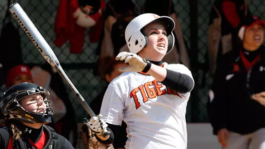Rounsifer's Walk-Off Preserves Softball Split with Yale