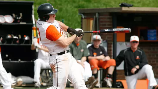 Baseball Swept by No. 2 South Carolina, Falls 3-1 Sunday