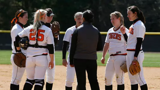 Softball to Close Ivy North Schedule at Brown, Yale