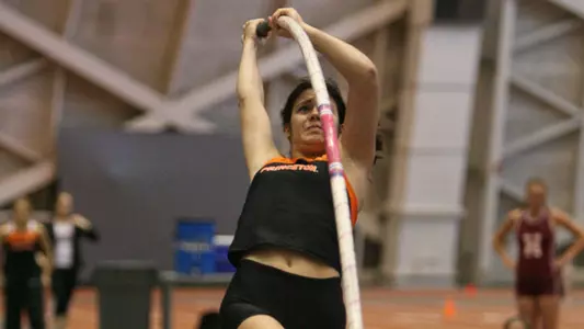 Worthen & Tausher Bow Out in Pole Vault Semifinals