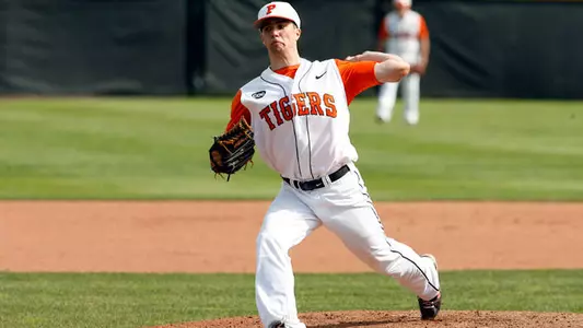 Baseball Falls 8-2 in Season Opener at #7 LSU