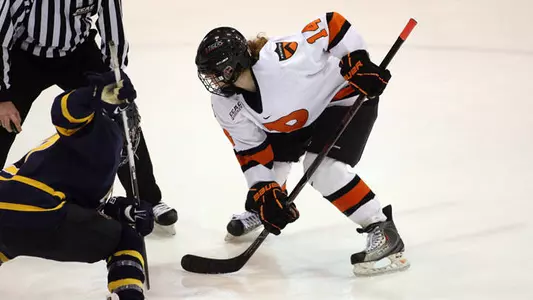 Women's Hockey Continues Home Ice Hunt With 3-1 Win Over Union