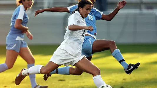 Hoy, Cornacchio Each Notch Two as Women's Soccer Defeats Saint Peter's