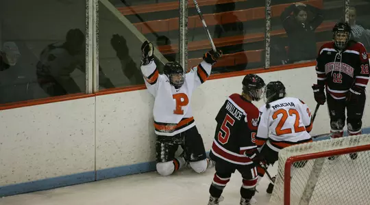 Women's Hockey Starts Season with Win Over #8 Northeastern