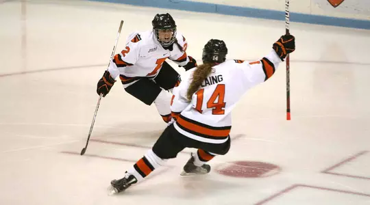 Women's Hockey Travels to the North Country