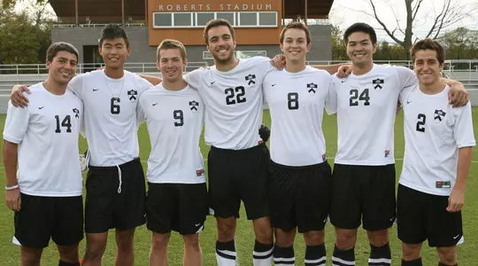 Men's Soccer Honors Seniors in Final Game on Saturday