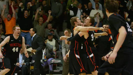 Darrow Buries Three at Buzzer to Beat Rider