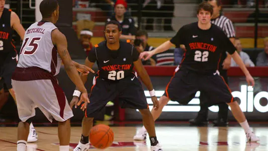 Men's Hoops Takes Control in Second Half to Beat Northeastern