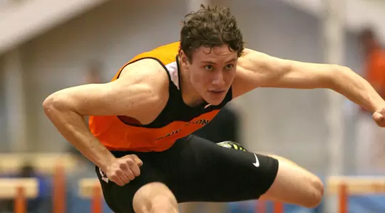 Men's Track Wins Two in Season-Opening New Year's Invitational