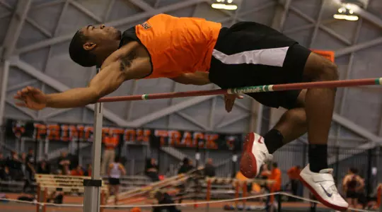 Men's Track & Field Eyes Fourth Straight Indoor Heps Title