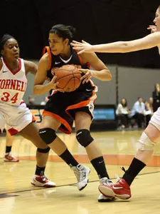 Allgood Scores 22 as Women's Basketball Defeats Cornell 65-43