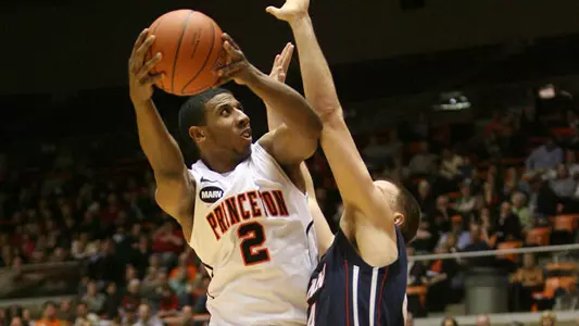 Men's Basketball Beats Yale 58-51, Remains Unbeaten in Ivy