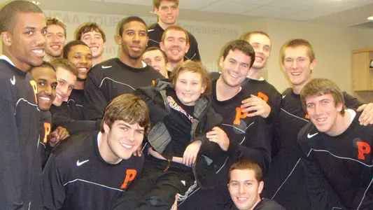 Men's Basketball Team to Memorialize "Crunch" at Friday's Game