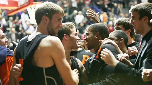 Men's Basketball Wins Ivy Title, Forces Playoff for NCAA Bid