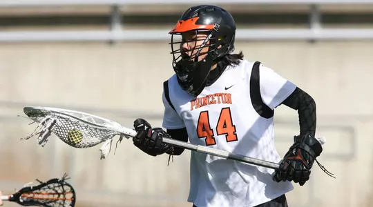 Women's Lacrosse Loses One-Goal Game at Virginia, 10-9