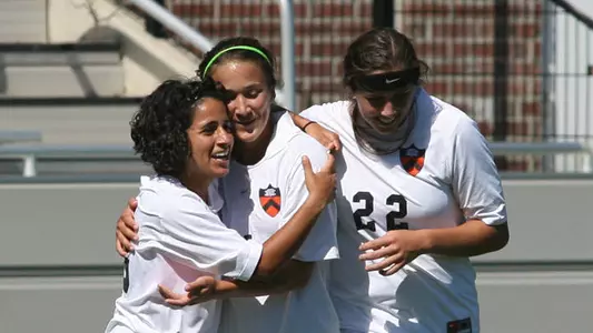 Hoy Scores Early in Women's Soccer Loss at Long Beach State
