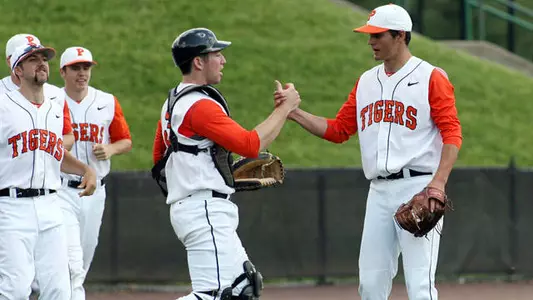 Baseball Splits ILCS Doubleheader with Dartmouth; Decisive Game on Sunday