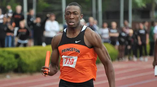 Exciting Finish, Crushing Result; Men's Track Finishes 1 Point Out of 1st