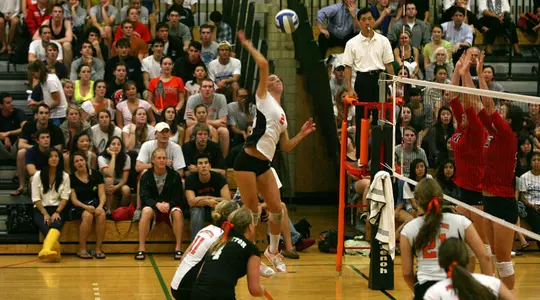 Volleyball Drops Pair, Including Marathon v. Siena, To Close First Weekend