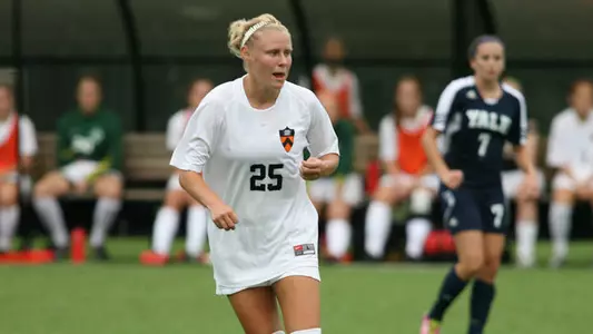 Lauren Lazo Wins Ivy Soccer Rookie of the Week