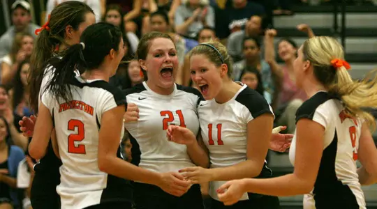 Volleyball Sweeps Brown 3-0 to Remain First in Ivy