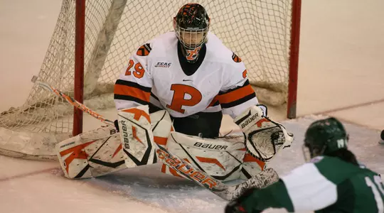 Women's Hockey Falls 1-0 at No. 3 Cornell