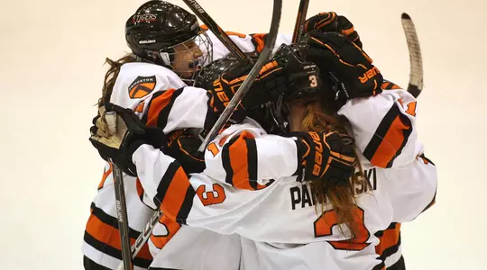 Women's Hockey Opens Season at RIT & Robert Morris
