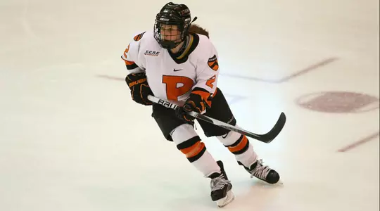 Women's Hockey Falls to No. 9 Harvard