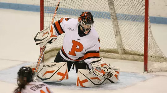 Women's Hockey Falls 1-0 In Defensive Showdown vs. St. Lawrence