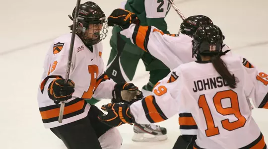 Women's Hockey Wins 5-3 at Colgate