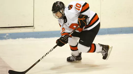 Women's Hockey Team Skates to 3-3 Tie at Colgate