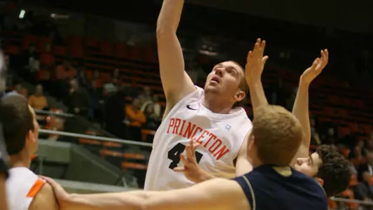 Men's Hoops Wins Final Pre-Ivy Game over TCNJ