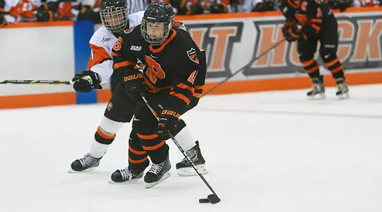 Women's Hockey Hosts Dartmouth/Harvard in Home Opener