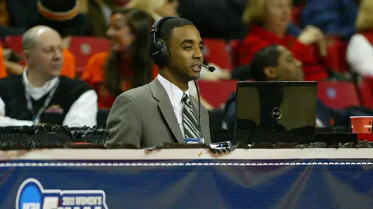 Derek Jones to Serve as Men's Basketball Play-by-Play Broadcaster