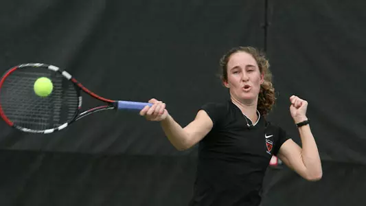 Graff Splits Qualifying Matches at ITA All-America