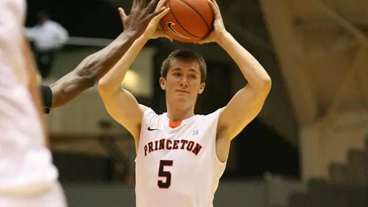 Men's Basketball Bounces Back With 62-50 Win at Kent State