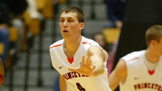 Akron Holds Off Men's Basketball 62-58