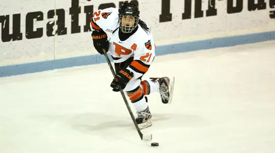 Women's Hockey Wins Third Straight with 5-2 Win at Brown