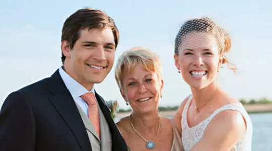 Bond Between Alumni, Swim Coach Susan Teeter, Profiled in Alumni Weekly