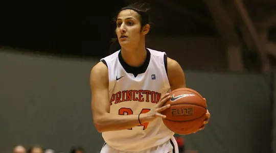 Women's Basketball Stymied at Villanova, Falls 61-54