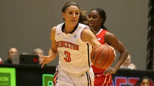 Women's Basketball Dismantles Hofstra 84-54, Wins Third Straight