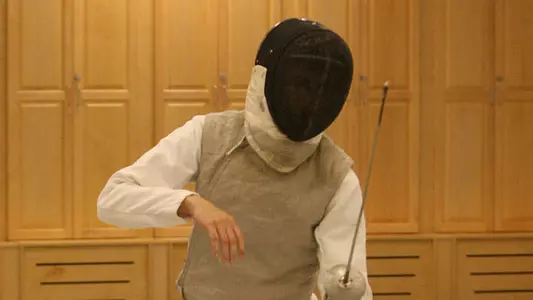 Fencers Sweep Ranked Foes at Temple Duals