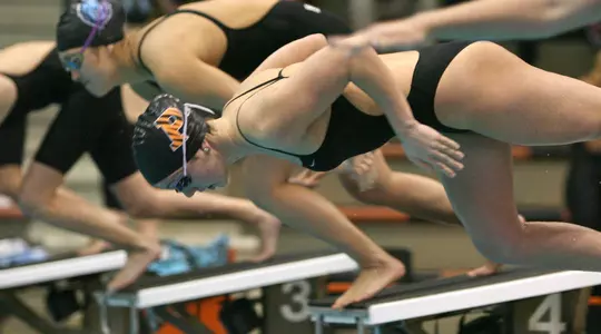 Women's Swimming/Diving Opens Season With Strong Showing At Princeton Open